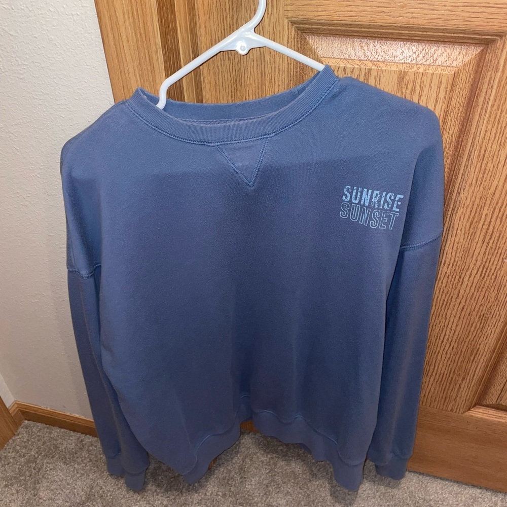 Womens blue crewneck